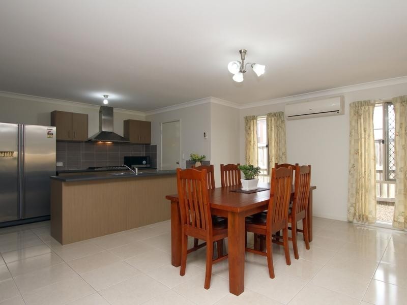 16 Rolfe Circuit, Underwood QLD 4119