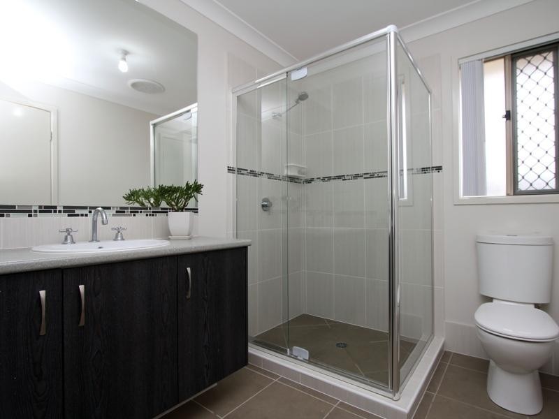 16 Rolfe Circuit, Underwood QLD 4119