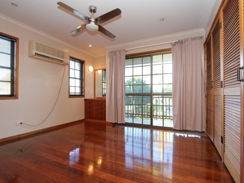 12 Parnassus Street, Robertson QLD 4109