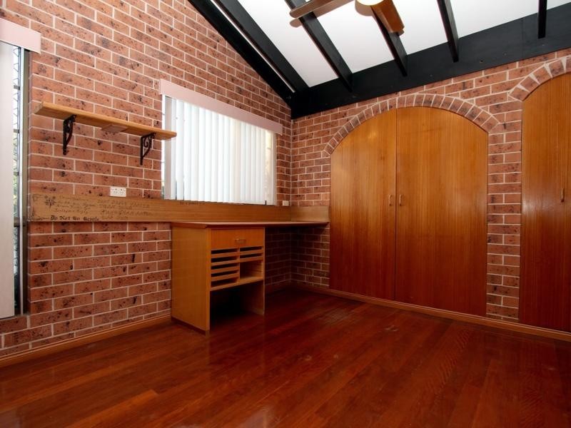 12 Parnassus Street, Robertson QLD 4109