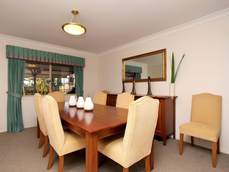 7 Dewberry Close, Eight Mile Plains QLD 4113