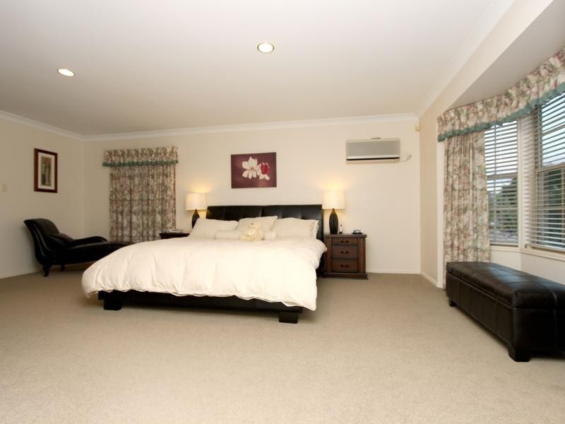 7 Dewberry Close, Eight Mile Plains QLD 4113