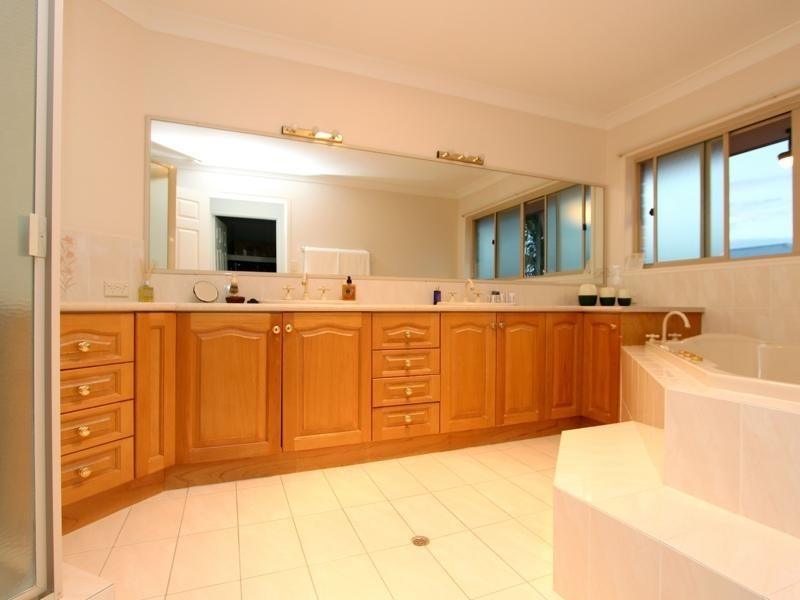 7 Dewberry Close, Eight Mile Plains QLD 4113