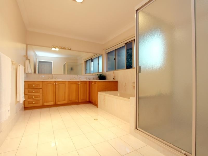 7 Dewberry Close, Eight Mile Plains QLD 4113