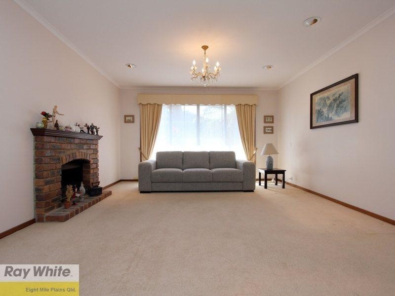 24 Dromos Street, Eight Mile Plains QLD 4113