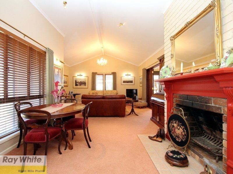 2 Hollyberry Street, Eight Mile Plains QLD 4113