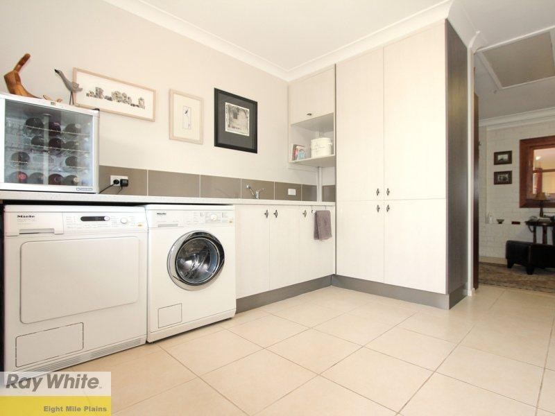 2 Hollyberry Street, Eight Mile Plains QLD 4113