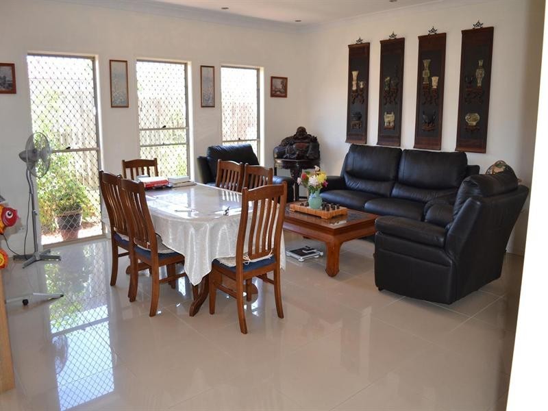 5 Romulus Street, Robertson QLD 4109