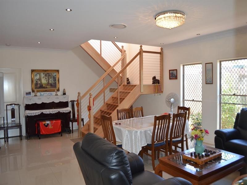 5 Romulus Street, Robertson QLD 4109