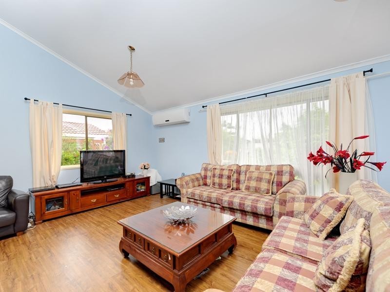 11 Chateau Street, Calamvale QLD 4116