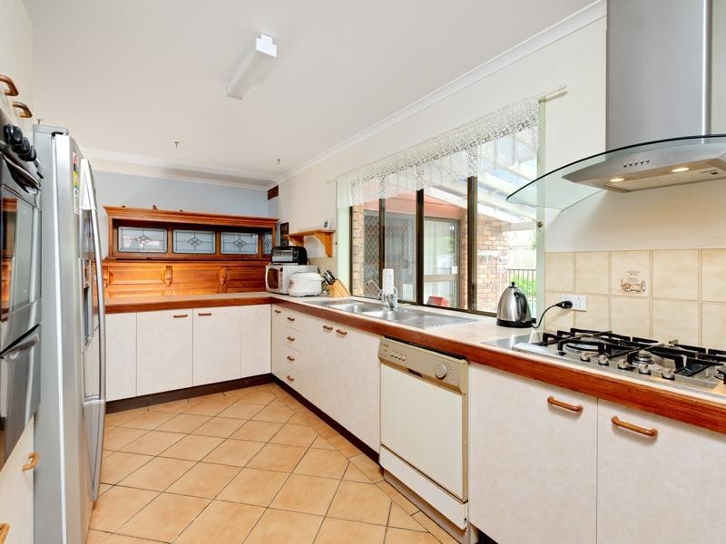 11 Chateau Street, Calamvale QLD 4116