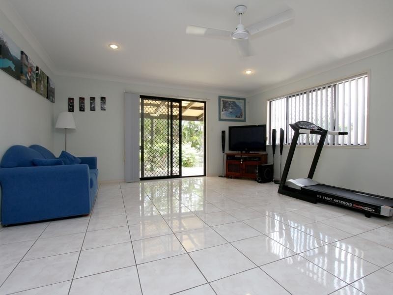 11 Begonia Place, Calamvale QLD 4116