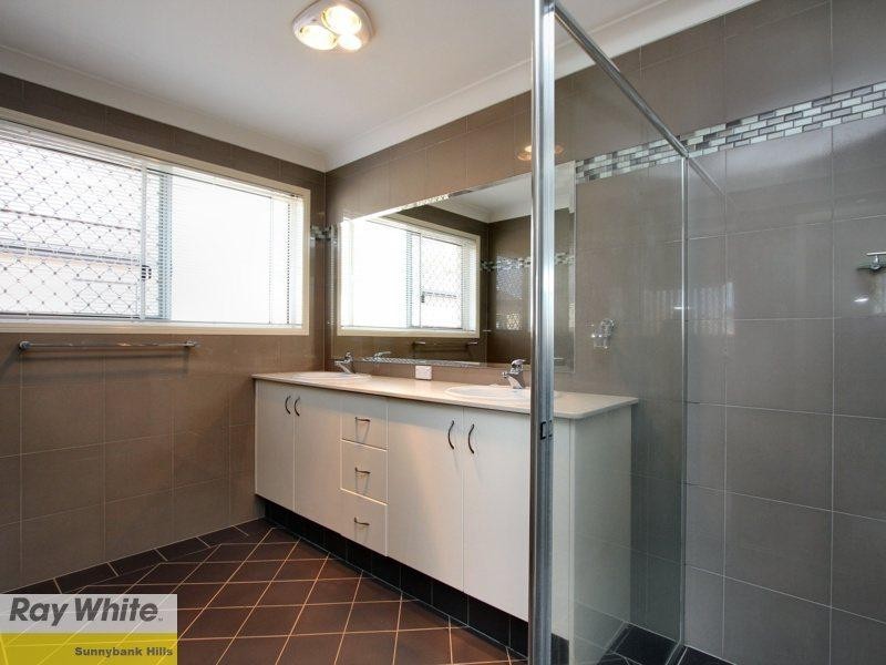 8 Hendy Street, Sunnybank Hills QLD 4109