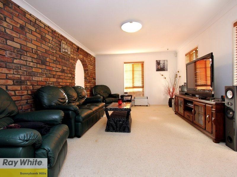 49 Oakleaf Street, Eight Mile Plains QLD 4113