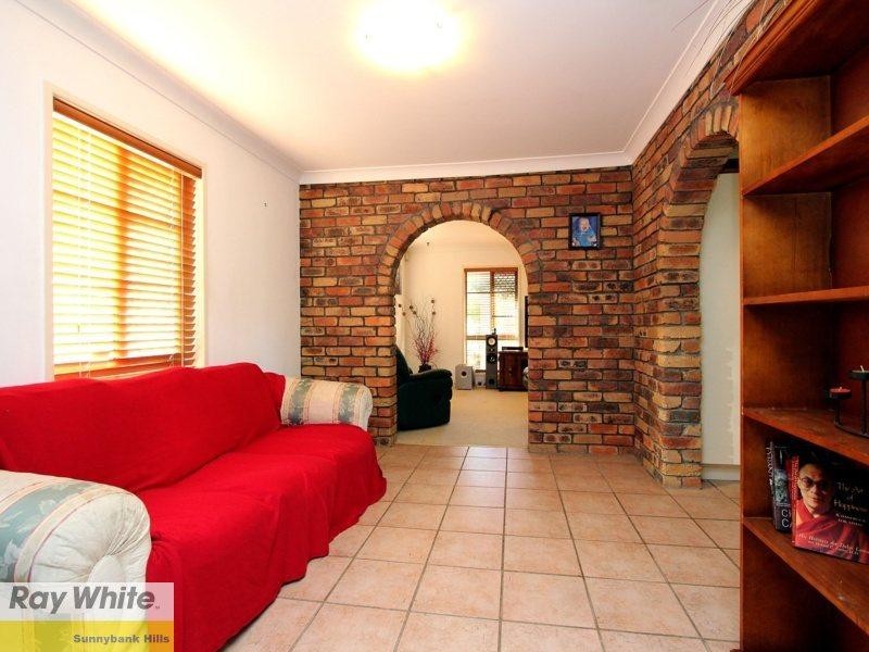 49 Oakleaf Street, Eight Mile Plains QLD 4113