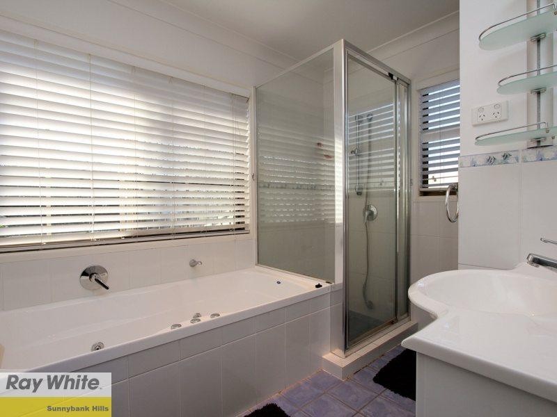 49 Oakleaf Street, Eight Mile Plains QLD 4113