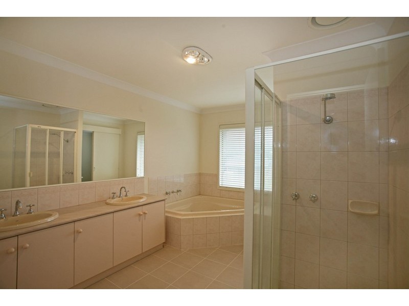 12 Wanderer Court, Berwick VIC 3806