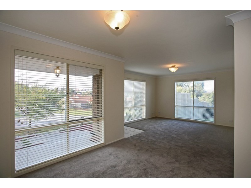 12 Wanderer Court, Berwick VIC 3806