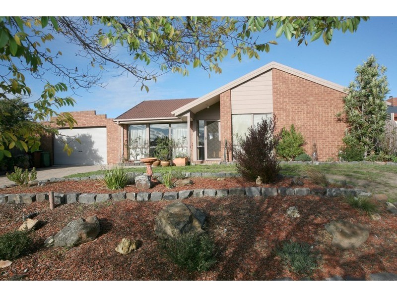 5 Pirra Place, Narre Warren VIC 3805