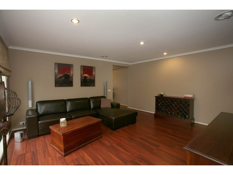 21 Community Parade, Narre Warren South VIC 3805