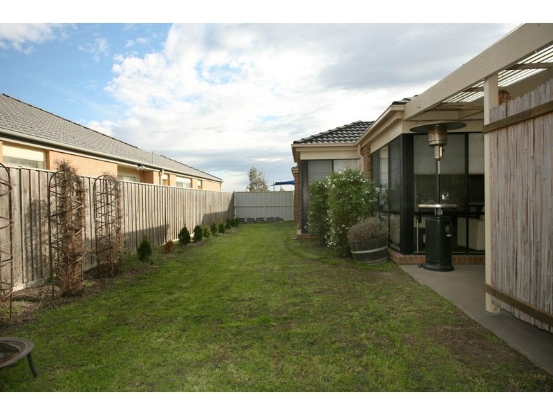 21 Community Parade, Narre Warren South VIC 3805