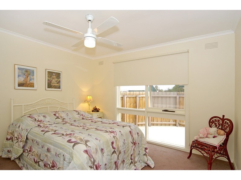 Unit 1 104 McClelland Avenue, Lara VIC 3212