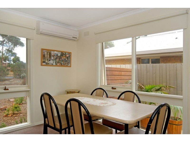 Unit 1 104 McClelland Avenue, Lara VIC 3212