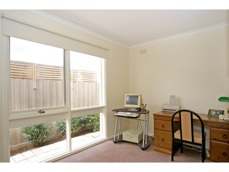 Unit 1 104 McClelland Avenue, Lara VIC 3212