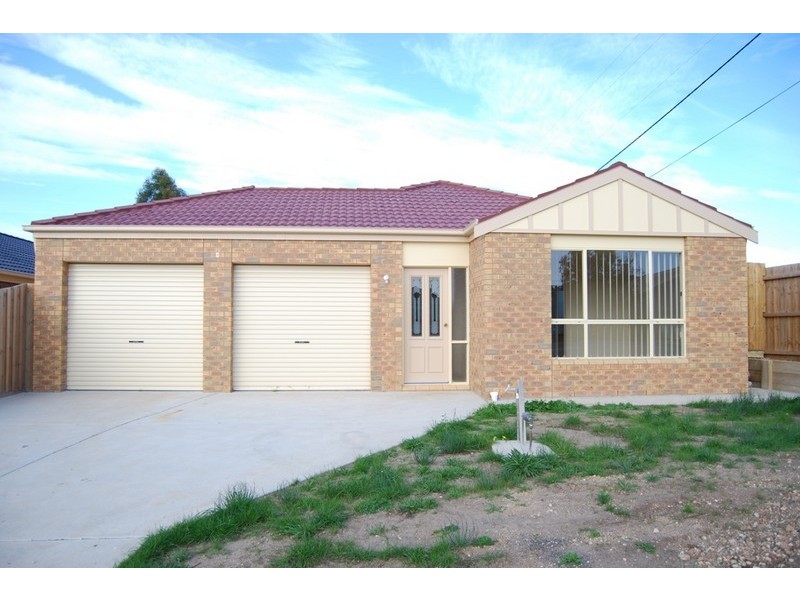 2 Hailar Lane, Lara VIC 3212