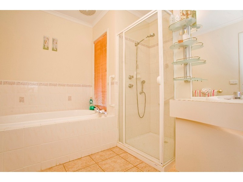 6 Clover Street, Lara VIC 3212