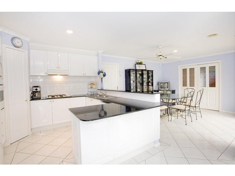 16 Sparrow Court, Lara VIC 3212