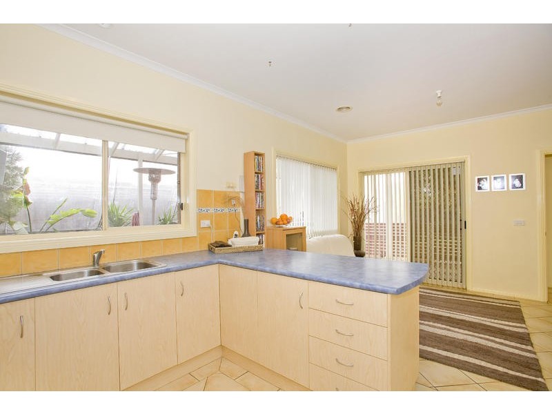 19 Blackbird Circuit, Lara VIC 3212