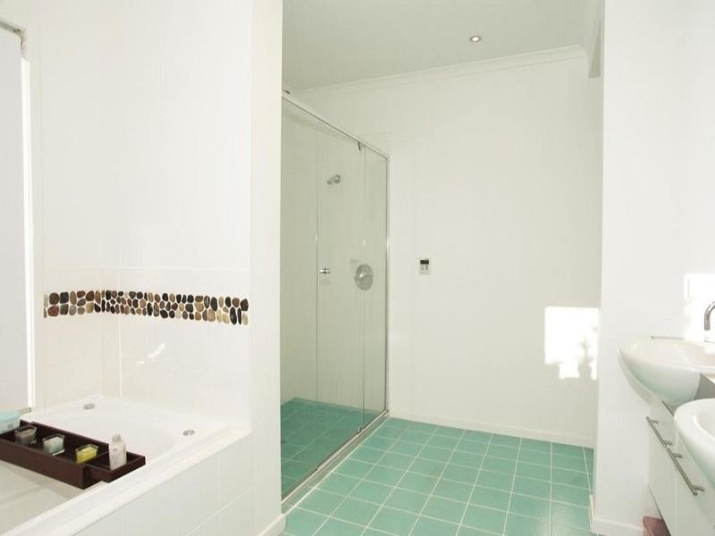 1-2 Judith Court, Lara VIC 3212