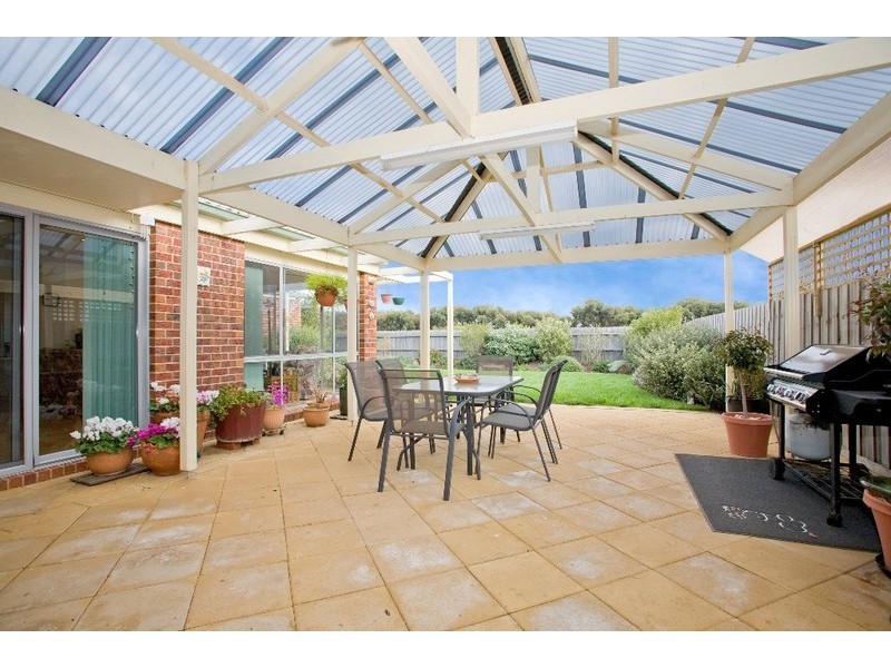 13 Lipson Drive, Lara VIC 3212