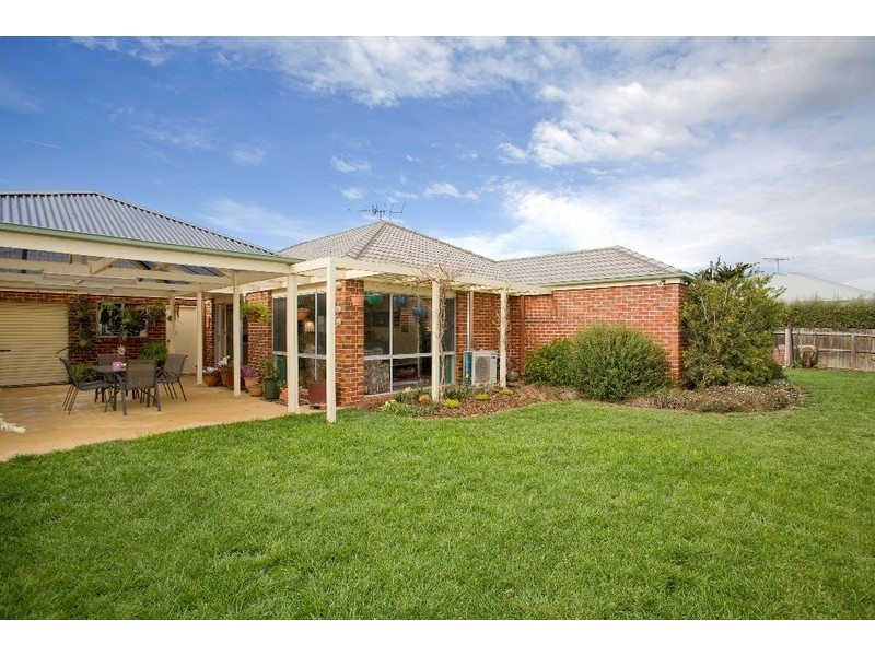 13 Lipson Drive, Lara VIC 3212