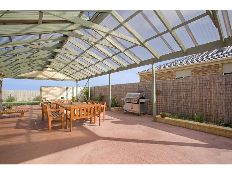 49 Country Gardens Drive, Lara VIC 3212