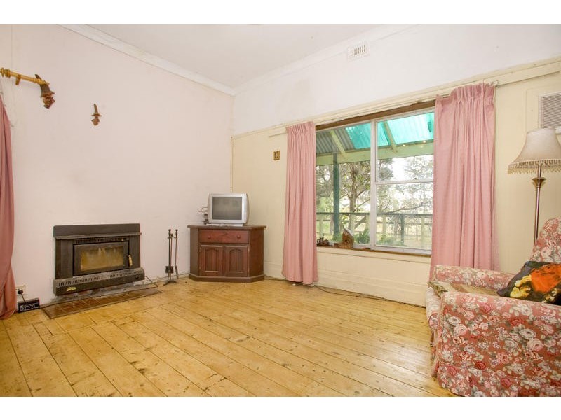 111 Old Melbourne Road, Little River VIC 3211