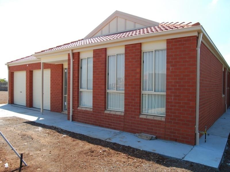 33 Citius Close, Lara VIC 3212