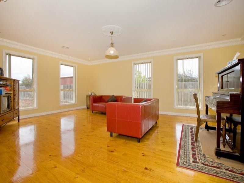 8 Cypress Court, Lara VIC 3212