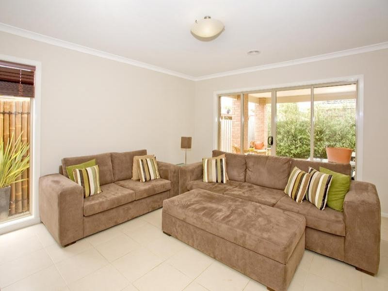 12 Nilaur Place, Lara VIC 3212