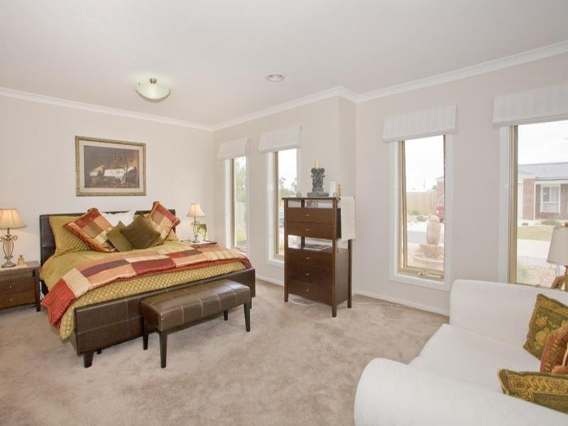 12 Nilaur Place, Lara VIC 3212