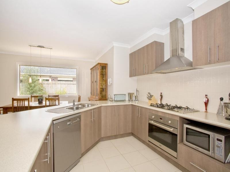 12 Nilaur Place, Lara VIC 3212