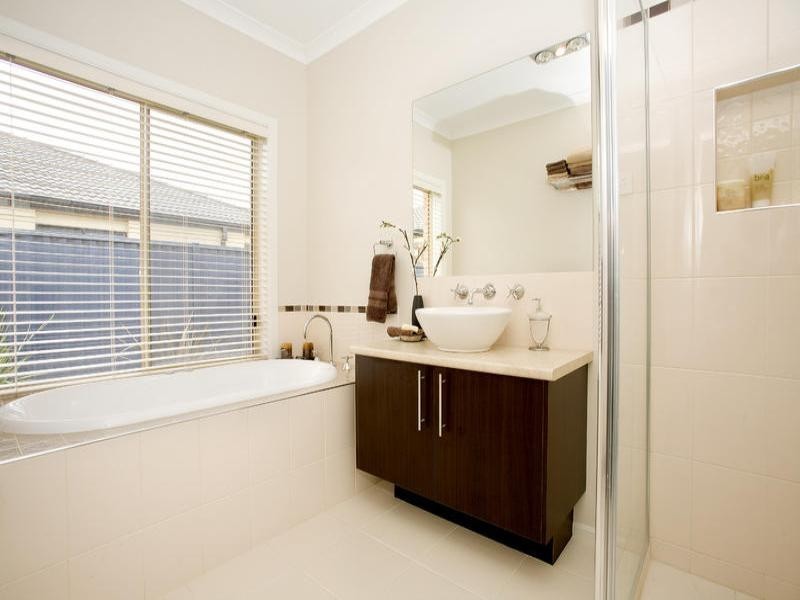 12 Nilaur Place, Lara VIC 3212