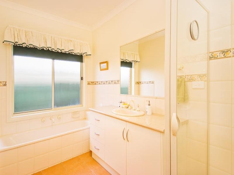 25 Magpie Close, Lara VIC 3212