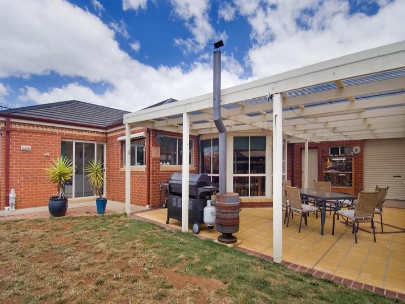 25 Magpie Close, Lara VIC 3212