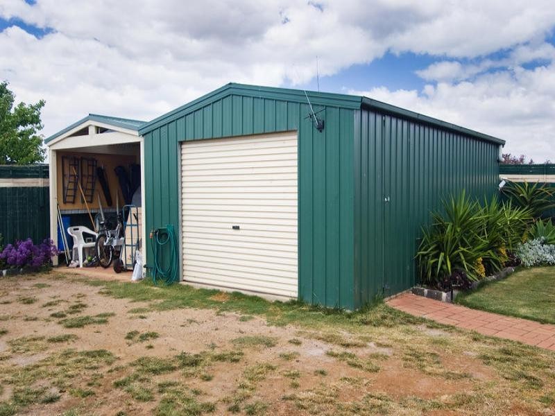 25 Magpie Close, Lara VIC 3212