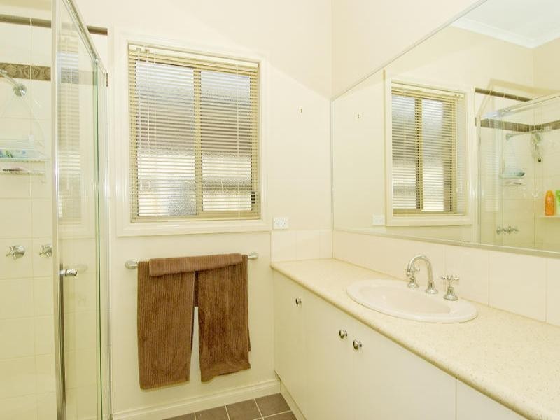 40 Country Gardens Drive, Lara VIC 3212