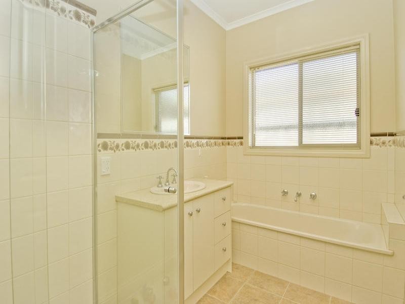 40 Country Gardens Drive, Lara VIC 3212