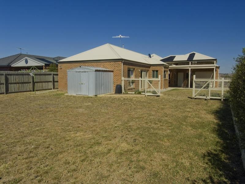 40 Country Gardens Drive, Lara VIC 3212