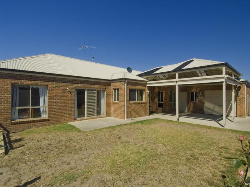 40 Country Gardens Drive, Lara VIC 3212